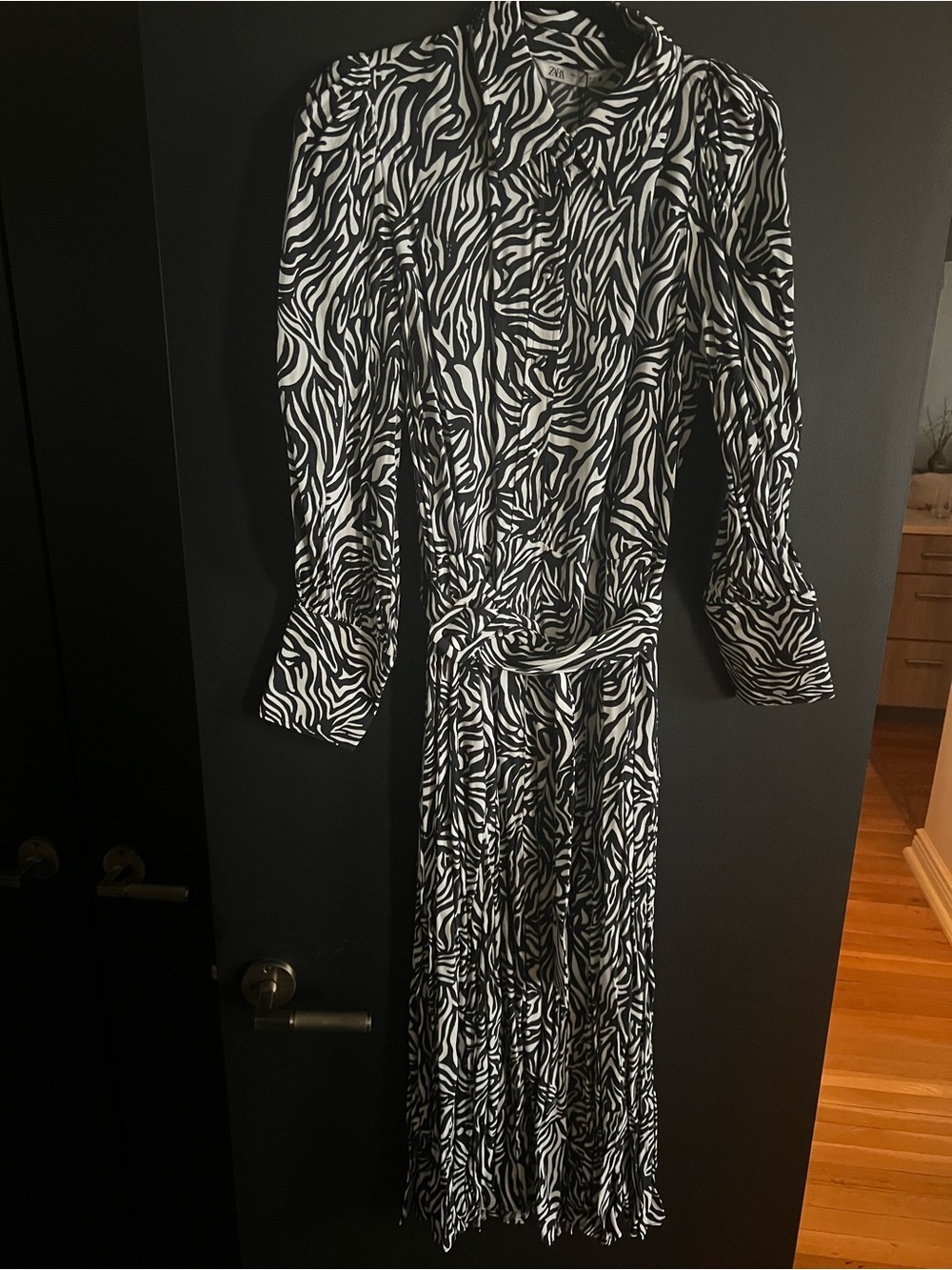 NWT Zara Black & White Zebra-Print Long Sleeve Midi Dress